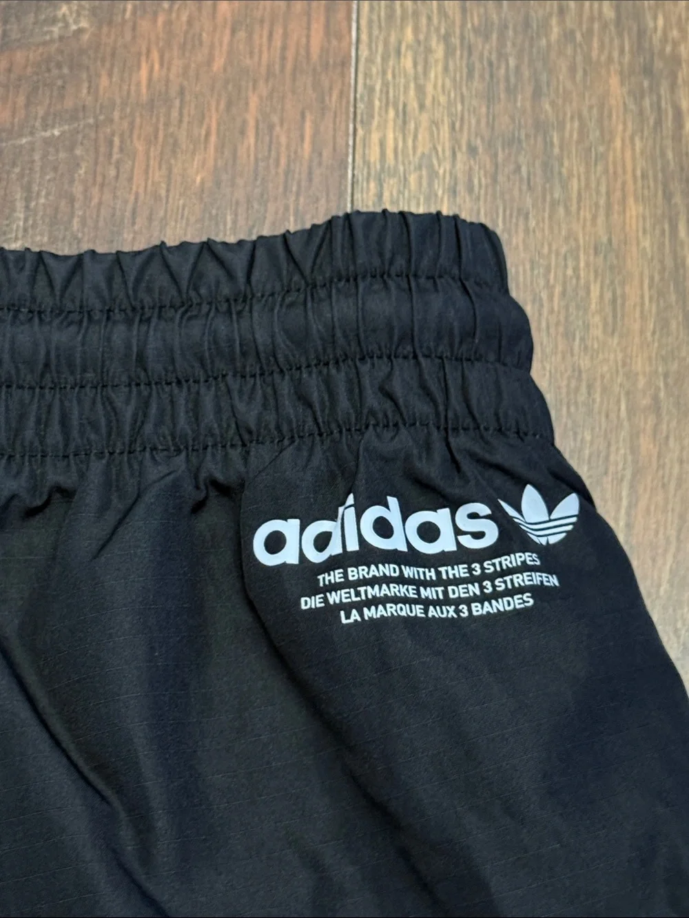 Adidas Originals Cargo Shorts Black Logo Print Men’s Medium HK5156